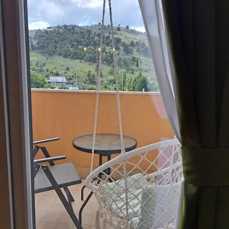 아파트 Marina Key Luxury 포드고리차